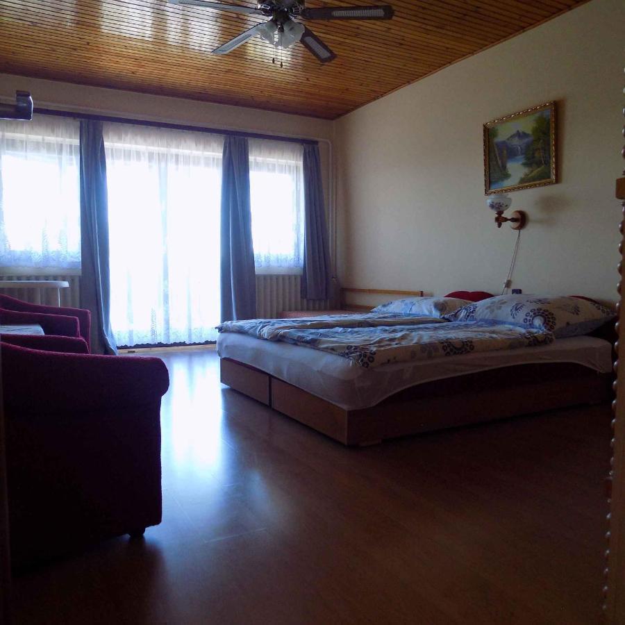Three-Bedroom Apartment in Gyenesdias I Exterior foto