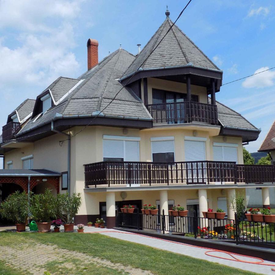 Three-Bedroom Apartment in Gyenesdias I Exterior foto